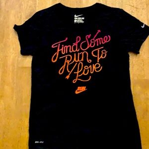 WOMENS the Nike tee short sleeve